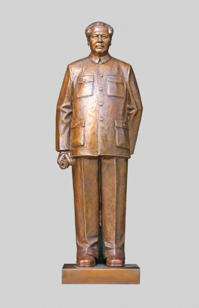 《伟大领袖毛主席》  高度：90cm